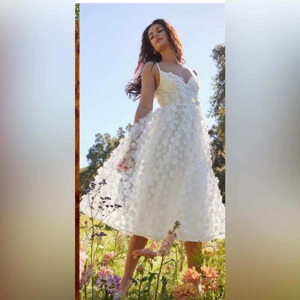 Lulus Whimsical Wishes White 3D Floral Bustier Midi Dress Sz M NWOT